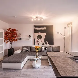 2-room Penthouse Plaza P1 Бухарест
